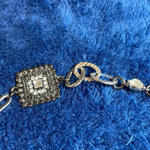 Gunmetal chain with silver crystal embellishments - Picture 4 of 4